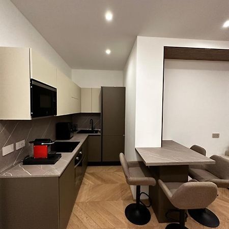 Bilocale Luxury A 50 Mt Dalla Stazione Di Milano Apartment Exterior foto