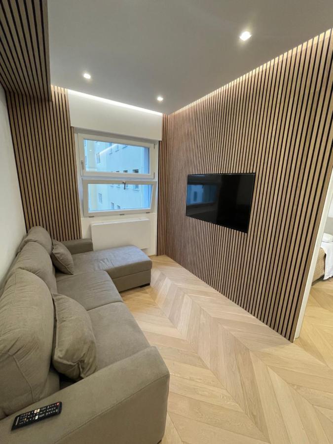 Bilocale Luxury A 50 Mt Dalla Stazione Di Milano Apartment Exterior foto