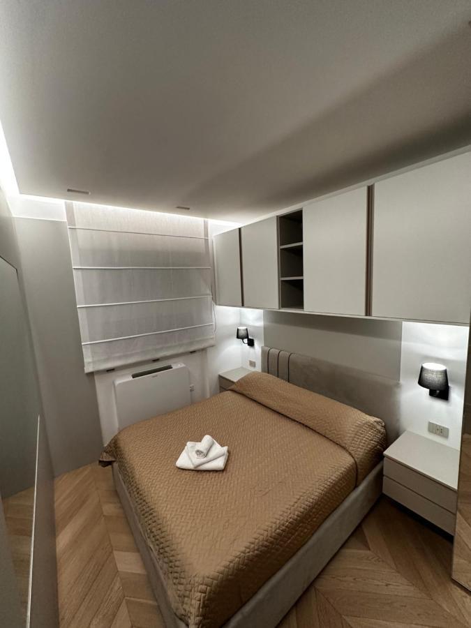 Bilocale Luxury A 50 Mt Dalla Stazione Di Milano Apartment Exterior foto