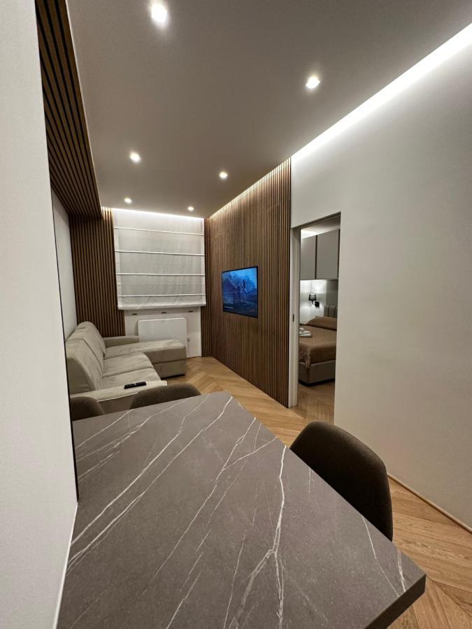 Bilocale Luxury A 50 Mt Dalla Stazione Di Milano Apartment Exterior foto